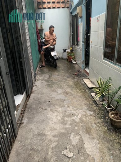 BÁN NHÀ MỚI TRẦN XUÂN SOẠN - GẦN HẺM XE HƠI , NHỈNH 2 TỶ
