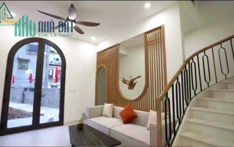 Siêu phẩm Ngọc Trì,Long Biên 5 tầng ,44 m2 ,Mt 4.5m giá nhỉnh 5 tỷ