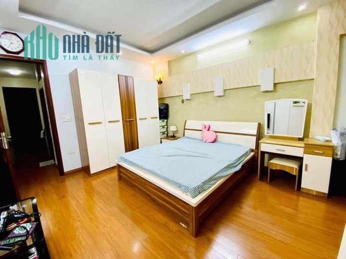 Bán Nhà Đường Láng 55m2 x 5 tầng , mặt ngõ rộng ô tô tránh , kinh doanh đỉnh cao , giá 290tr/m2.