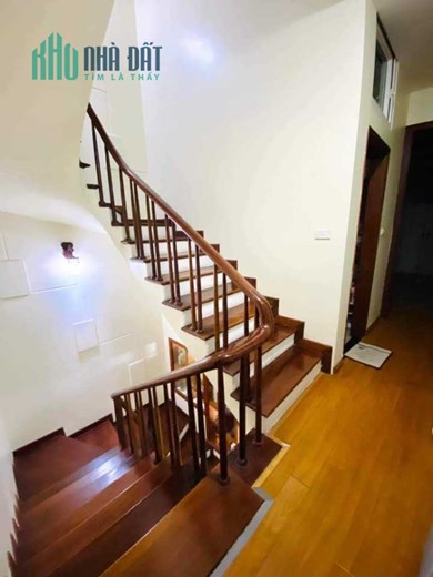 Bán Nhà Đường Láng 55m2 x 5 tầng , mặt ngõ rộng ô tô tránh , kinh doanh đỉnh cao , giá 290tr/m2.