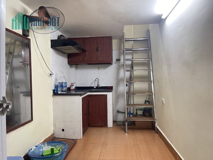 Bán nhà 5 tầng phố Tôn Thất Tùng sát đại học Y Hà Nội giá chỉ 1.35 tỷ