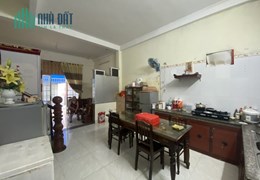 TRẢ NGÂN HÀNG CẦN BÁN GẤP, NHÀ 3 TẦNG, Ô TÔ ĐỖ CỬA, 70M2, TRUNG TÂM HẢI CHÂU, HÀNG XÓM TOÀN CÁN BỘ