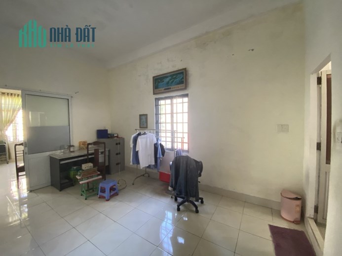 TRẢ NGÂN HÀNG CẦN BÁN GẤP, NHÀ 3 TẦNG, Ô TÔ ĐỖ CỬA, 70M2, TRUNG TÂM HẢI CHÂU, HÀNG XÓM TOÀN CÁN BỘ