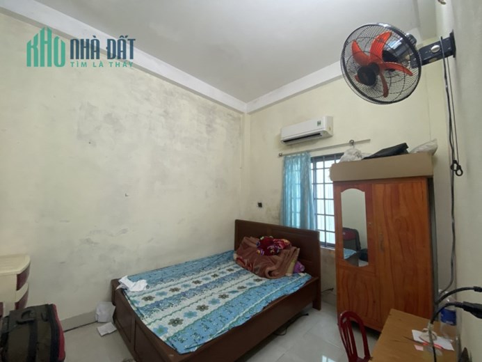 TRẢ NGÂN HÀNG CẦN BÁN GẤP, NHÀ 3 TẦNG, Ô TÔ ĐỖ CỬA, 70M2, TRUNG TÂM HẢI CHÂU, HÀNG XÓM TOÀN CÁN BỘ