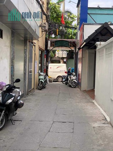 Bán Nhà Phố Trần Cung 126m2  3 tầng, sát phố, ô tô, diện tích to mặt tền rộng, cách 1 nhà ra Phố,