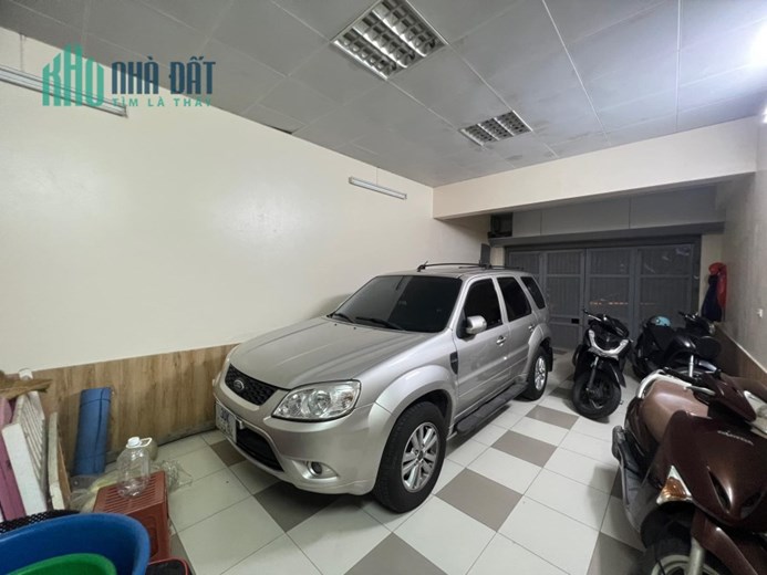 Bán nhà phố Trung Kính, 80m2, 5T, MT 5.5m, vỉa hè, ô tô tránh, ở sướng Giá 16 tỷ