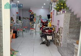 *Bán gấp nhà đường số 2 BHH 34m2 ngang đẹp 4.2 ,3 Tầng Nhỉnh 3 tỷ
