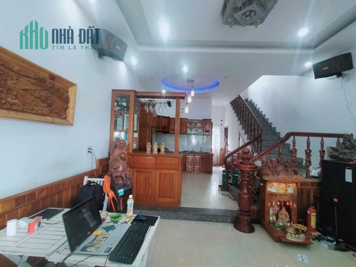 BÁN GẤP NHÀ MẶT TIỀN 3 TẦNG ĐƯỜNG 15M GẦN BẾN XE PHÍA BẮC, CÓ 1 MẶT KIỆT 4M, 60M2.