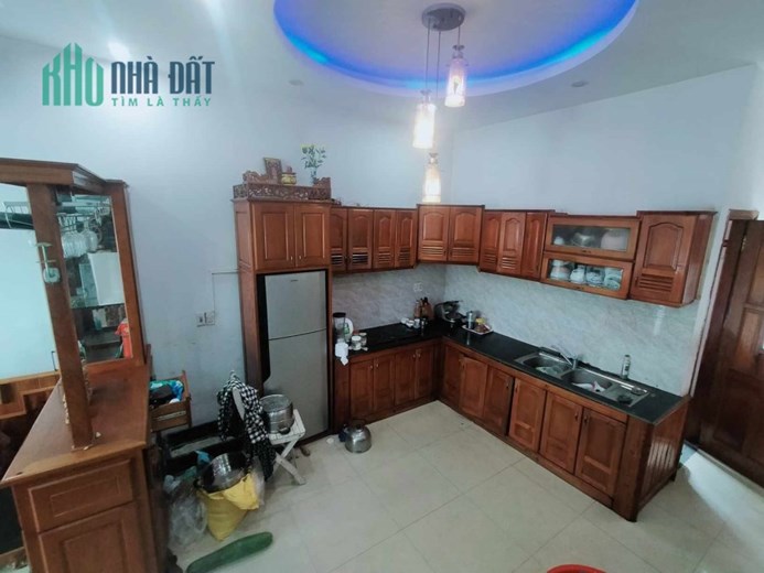 BÁN GẤP NHÀ MẶT TIỀN 3 TẦNG ĐƯỜNG 15M GẦN BẾN XE PHÍA BẮC, CÓ 1 MẶT KIỆT 4M, 60M2.