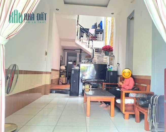 Nhà mê lệch thoáng mát Trần Cao Vân, sát biển Nguyễn Tất Thành, 2 tỷ x