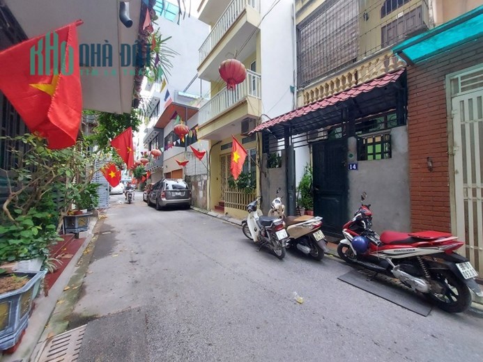 TRUNG TÂM GIA THỤY - PHÂN LÔ - Ô TÔ - PHỐ VIP - AN SINH CỰC ĐỈNH