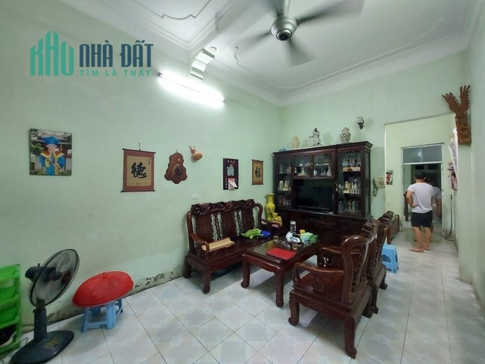 TRUNG TÂM GIA THỤY - PHÂN LÔ - Ô TÔ - PHỐ VIP - AN SINH CỰC ĐỈNH
