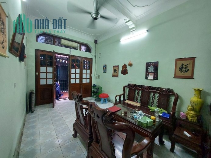 TRUNG TÂM GIA THỤY - PHÂN LÔ - Ô TÔ - PHỐ VIP - AN SINH CỰC ĐỈNH