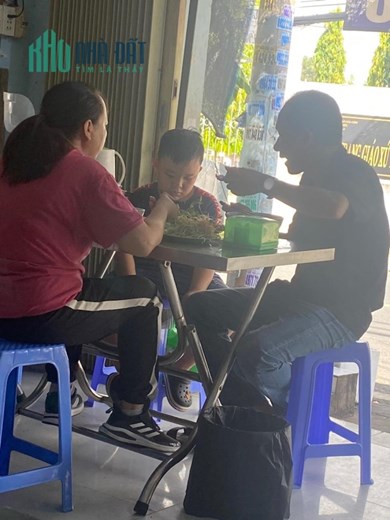 Cần Sang Nhanh Mặt Bằng Kinh Doanh mặt tiền quán ăn sáng tại đường Lê thị Hoa, Bình Chiểu