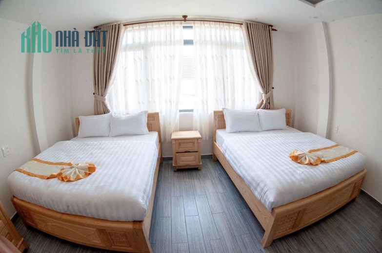 Bán khách sạn mặt tiền Bùi Thị Xuân Đà Lạt 18 phòng