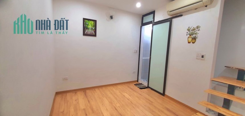Phố Tân Mai, Dtsd 18m, nhà 4 tầng giá 1. Tỷ 28.
