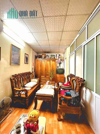 Nhà mặt Phố Ngô Gia Tự, Dt 90m, nhà 4 tầng, Mt4m, giá hơn 10 tỷ.