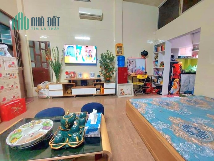 Nhà mặt Phố Ngô Gia Tự, Dt 90m, nhà 4 tầng, Mt4m, giá hơn 10 tỷ.