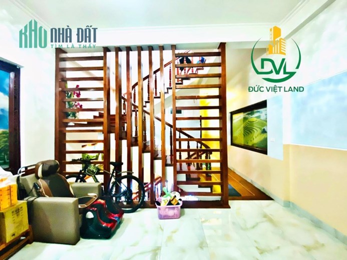 Bán nhà 3 tầng phố Soi Tiền, P Cốc Lếu, Tp Lào cai giá chỉ 9 tỷ 5