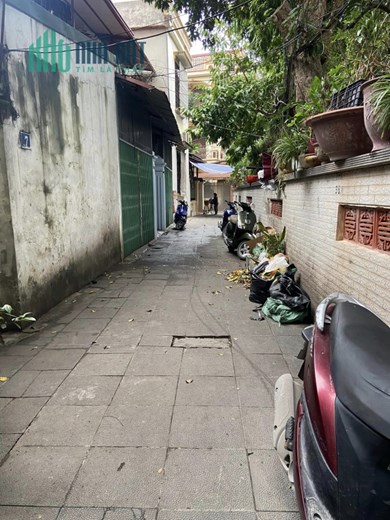 bÁN đất tặng nhà cấp 4 tại Nguyễn Ngọc Vũ Cầu Giấy 112m2 chỉ 12 tỷ ô tô 7 chỗ vào nhà, cách phố 29m