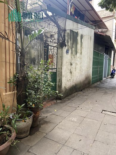 bÁN đất tặng nhà cấp 4 tại Nguyễn Ngọc Vũ Cầu Giấy 112m2 chỉ 12 tỷ ô tô 7 chỗ vào nhà, cách phố 29m