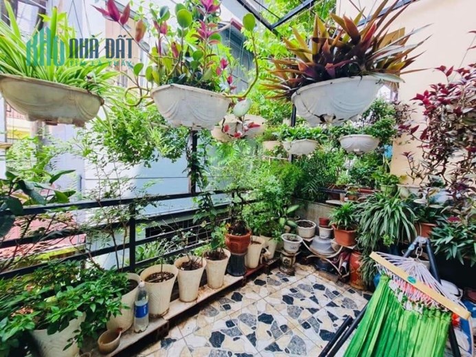 Bán gấp Nguyễn Văn Cừ 60m2, 5 tầng, hơn 5 tỷ Long Biên Hà Nội.