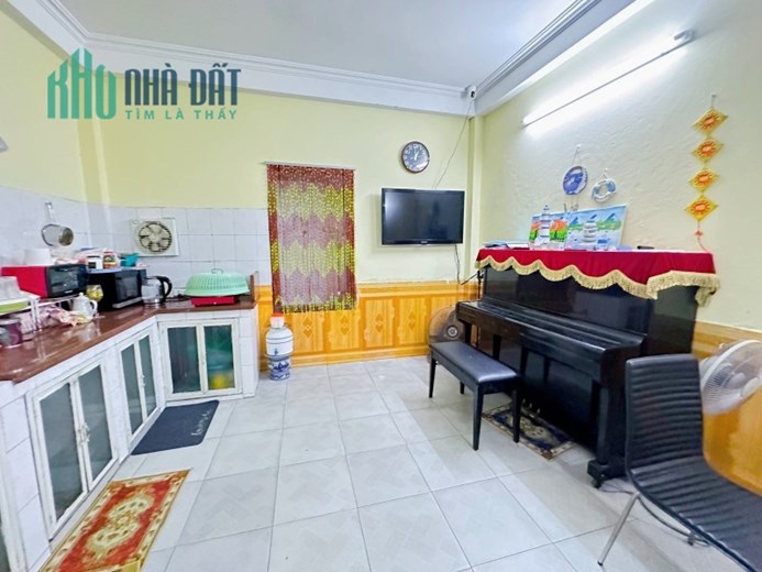 Bán nhà phân lô Phạm Ngọc Thạch 40m2 5 tầng, 2 thoáng, thông tứ tung, 4.5 tỷ