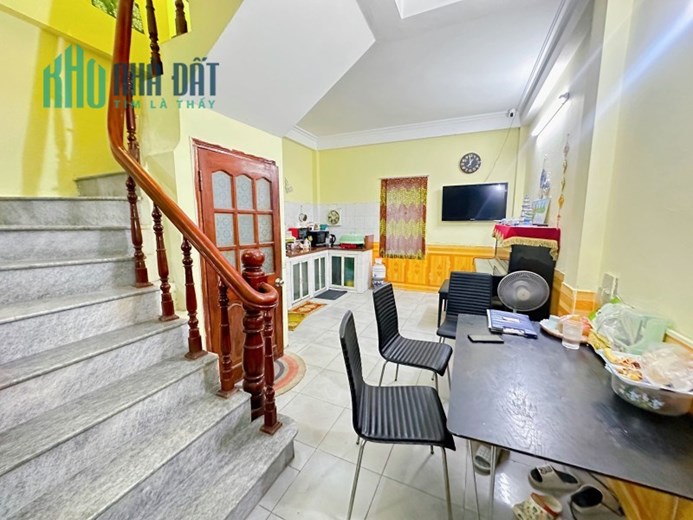 Bán nhà Hào Nam 35m2 5 tầng, 2 thoáng, gần oto, ngõ rộng thoáng, 5.3 tỷ