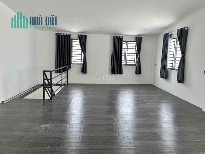 Bán Nhà đường Lê Lợi, đối diện khu nhà ỡ thương mại Hồng Phát