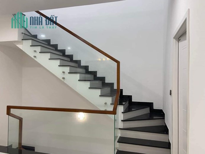 Bán căn nhà mỹ gia gói 8 lô kề góc