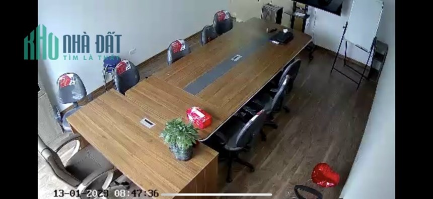 CHO THUÊ NHÀ TẦNG 3 TÒA THÁP ĐÔNG- Chung cư HVQP, Tây Hồ, 241m2, 56 tr/tháng