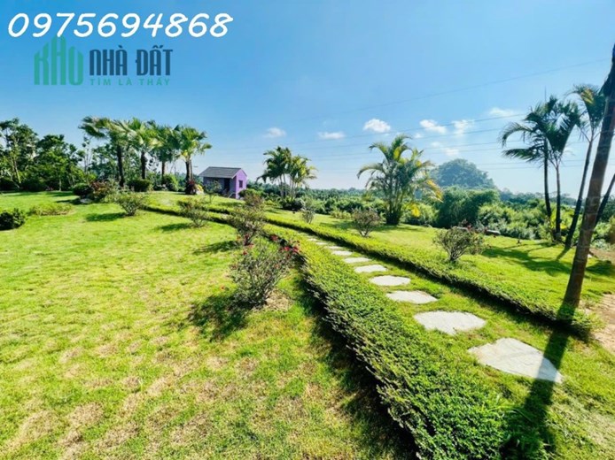BIỆT THỰ NGHỈ DƯỠNG CẦN BÁN GẤP giá quá rẻ so vs thị trường