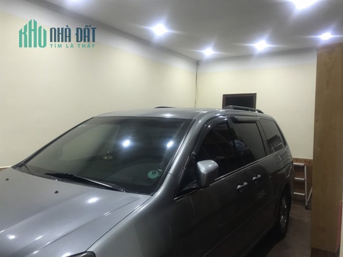 Bán nhà phố Tân Ấp, Ba Đình, 145m2, KD, oto, giá 30 tỷ, hung8st