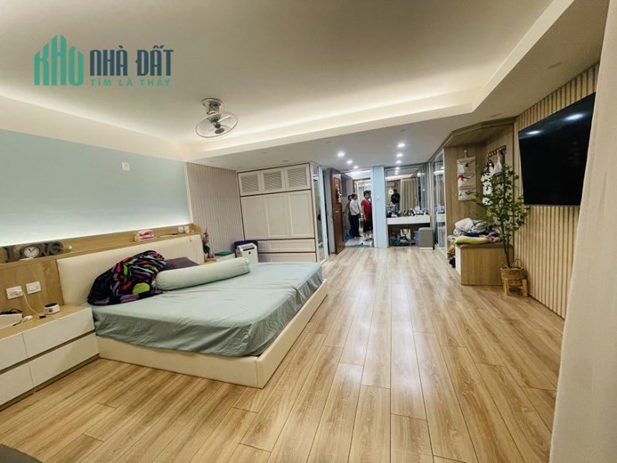 Bán nhà phố Trần Đăng Ninh, 98m2, 6T, phân lô, TM, ô tô tránh, nội thất đẹp, ở sướng, Giá 20.8 tỷ