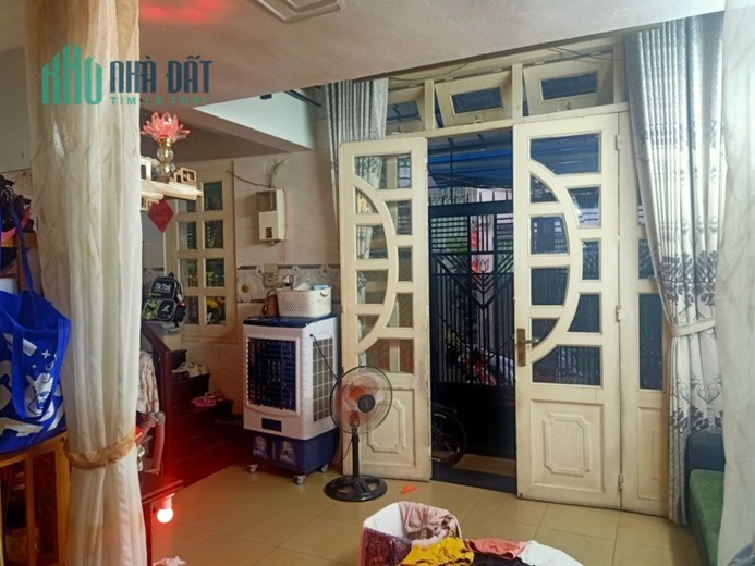 Bán nhà Lý Chính Thắng Q3, 50m2 , sát hxh  , 5 Tầng 4 Pn Giá 5,5 Tỷ