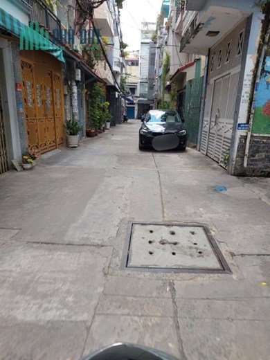 Quận Phú Nhuận, HXH HUỲNH VĂN BÁNH, Ô TÔ NGỦ TRONG NHÀ, 4PN