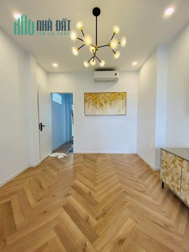 Quận Phú Nhuận, HXH HUỲNH VĂN BÁNH, Ô TÔ NGỦ TRONG NHÀ, 4PN