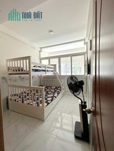 Nhà mới, đẹp 5 tầng hẻm thông đường Cao Đạt P1Q5 - 6.3 Tỷ
