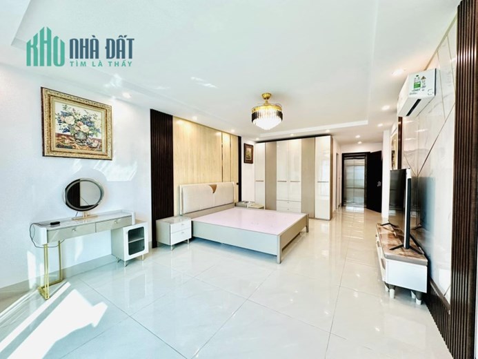 NGHI TÀM - GARA Ô TÔ, THANG MÁY, NỘI THẤT CHÂU ÂU 10.2 TỶ