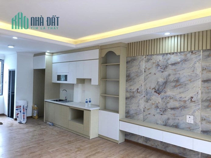 Cần bán ngôi nhà 6 tầng phố Ngọc Khánh, 45m, mới 100%, nội thất đồng bộ, cao cấp.