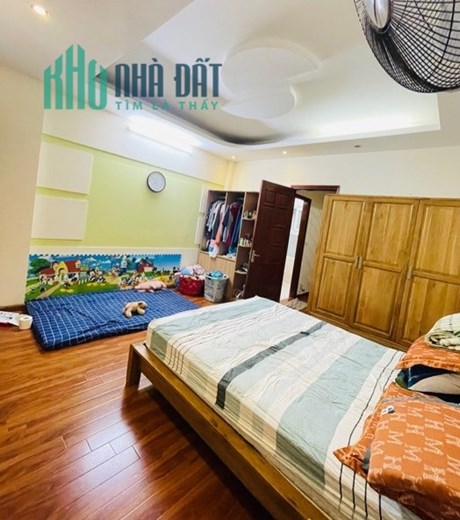 YÊN HÒA PHỐ - NHÀ ĐẸP Ở NGAY – GẦN PHỐ - NGÕ RỘNG THOÁNG - SÂN ĐỂ XE SIÊU RỘNG 
* 5T x 36m2, MT