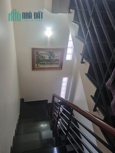 VÕ VĂN TẦN ĐOẠN HAI CHIỀU P5 QUẬN 3. DTSD 217M2, 6 TẦNG BTCT.
CÁCH MẶT TIỀN 50M CHỦ VỪA Ở VỪA KINH