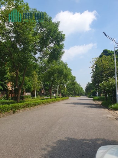 Bán lô Biệt Thự thương phầm khu ĐTM Long Việt- Quang Minh