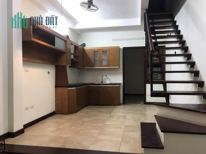 Nguyễn Văn Cừ 38m-MT3.7m-4T-5.7 tỷ, ngõ Ô TÔ, Quận Long Biên