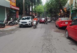 Bán Đất Mặt Phố Dịch Vọng Hậu 656m2 , mặt tền bề thế 19m , mảnh đất vàng còn sót lại choa các nhà