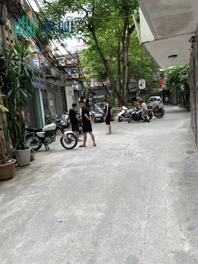 BÁN ĐẤT TẶNG NHÀ 3T CŨ-Ô TÔ VÀO NHÀ-THÁI THỊNH-TT ĐỐNG ĐA-52m-CĂN GÓC