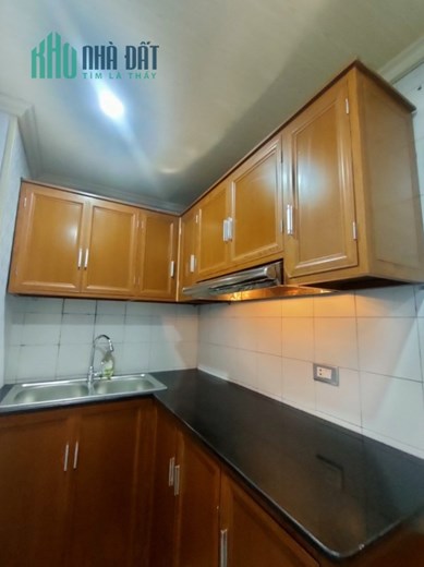 Bán nhà Hoàng Cầu 40m2 x4 tầng, mt 5m, oto đỗ cửa, gần hồ, 4.8 tỷ