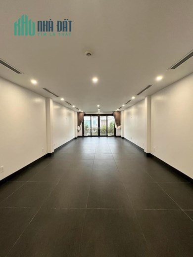 CẦN TÌM KHÁCH THUÊ NGUYÊN CĂN QUAN HOA, CẦU GIẤY, DIỆN TÍCH 95M, MT 5M, 6 TẦNG THANG MÁY