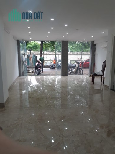 CẦN TÌM KHÁCH THUÊ NGUYÊN CĂN QUAN HOA, CẦU GIẤY, DIỆN TÍCH 95M, MT 5M, 6 TẦNG THANG MÁY