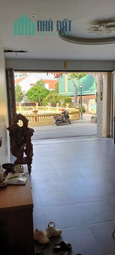 Bán nhà ở mặt phố Đức Thượng thị trấn Trôi 80m2 x5T mt 5m chỉ 5.5 tỷ View hồ, gara ôtô kinh doanh